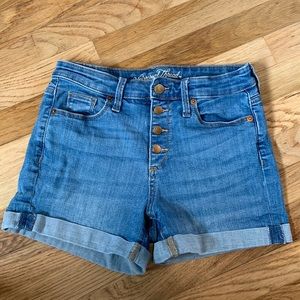 Universal Thread Shorts